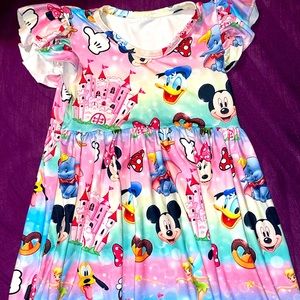 Boutique Disney dress (3/4)